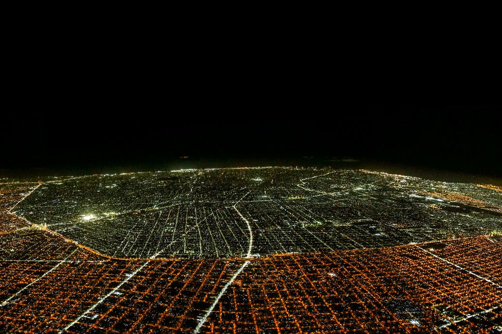 Buenos Aires is the first Latin American city with controlled LED technology that saves 50% of energy consumption